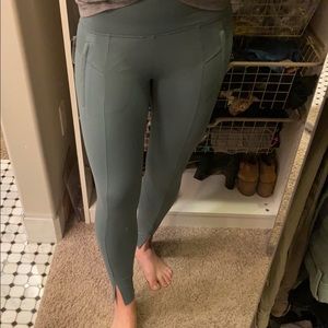 Gap fit workout leggings - size xs